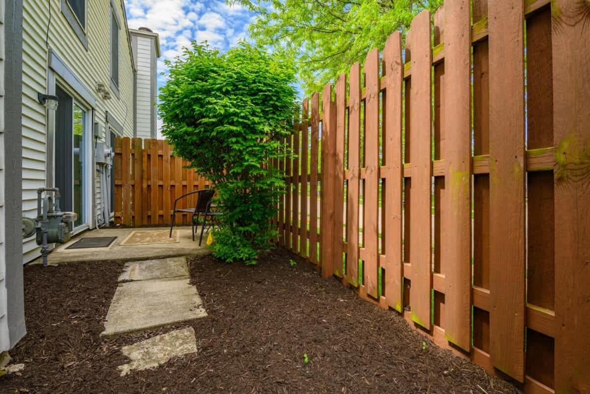 Family Friendly And Quite 2 Bedroom Condo Close To Fun Fort Wayne Zewnętrze zdjęcie