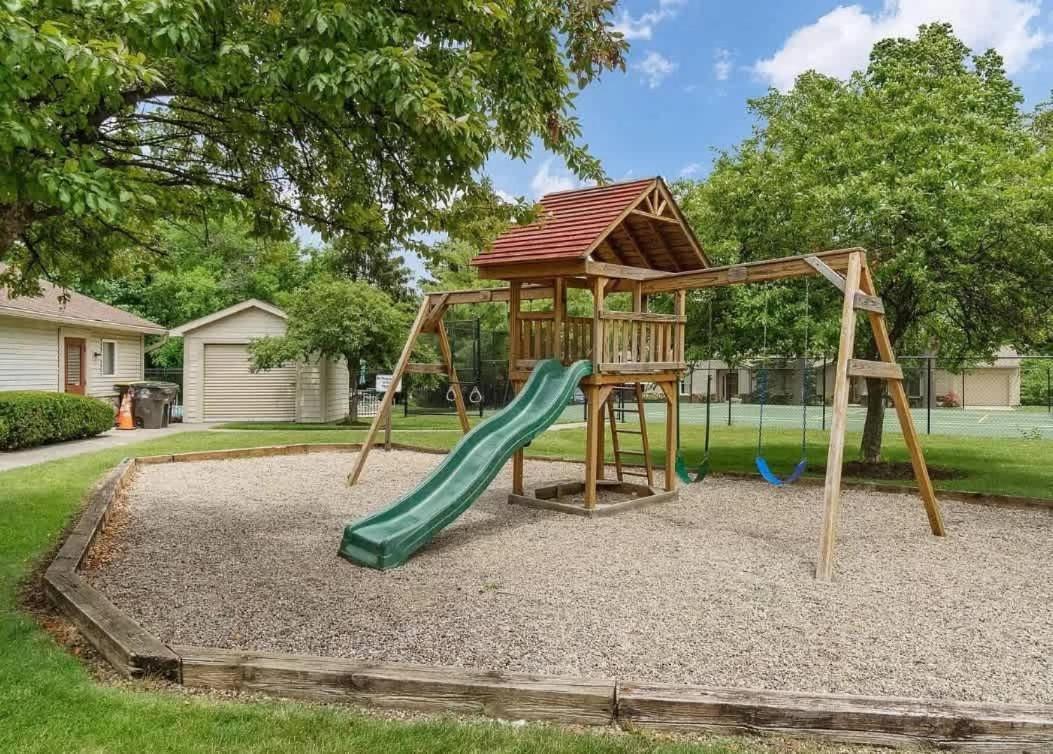Family Friendly And Quite 2 Bedroom Condo Close To Fun Fort Wayne Zewnętrze zdjęcie