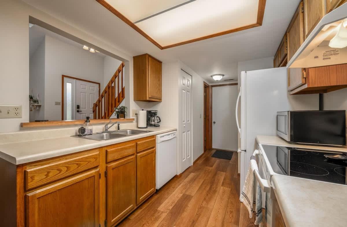 Family Friendly And Quite 2 Bedroom Condo Close To Fun Fort Wayne Zewnętrze zdjęcie