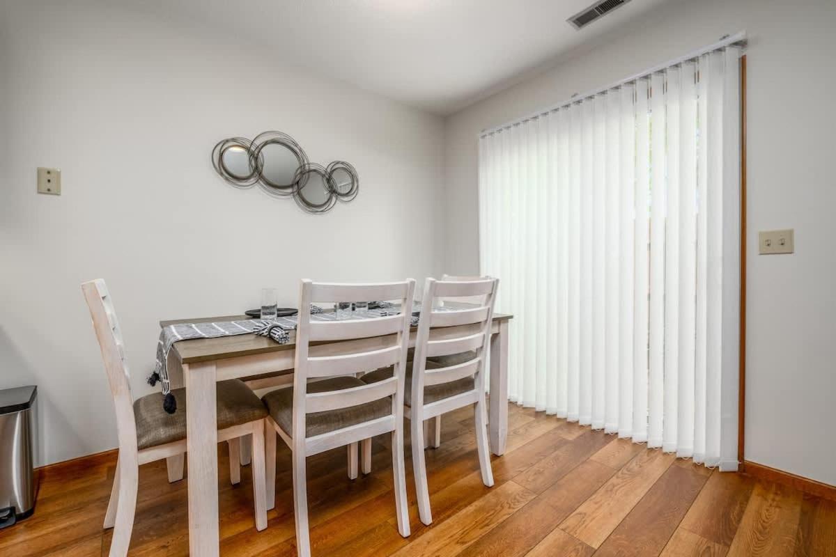Family Friendly And Quite 2 Bedroom Condo Close To Fun Fort Wayne Zewnętrze zdjęcie