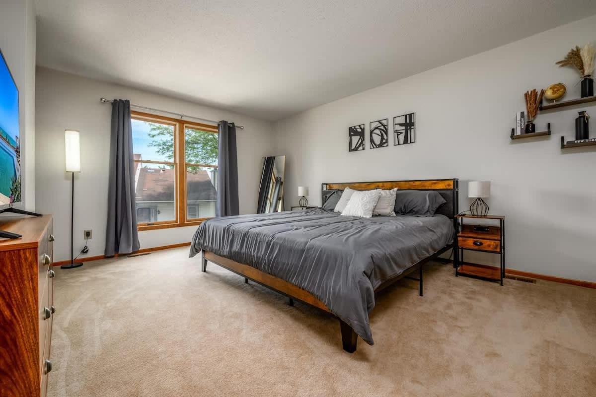 Family Friendly And Quite 2 Bedroom Condo Close To Fun Fort Wayne Zewnętrze zdjęcie